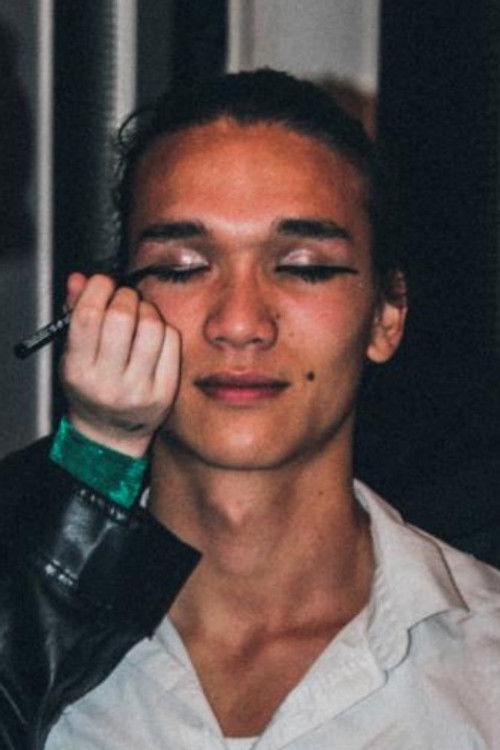 Eravane Philippe as Le pianiste