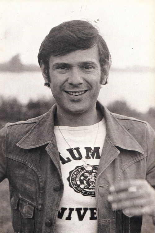 Dan Tufaru as muncitorul Leu