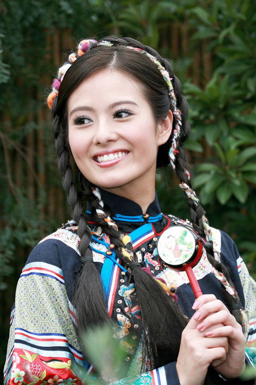 Whitney Hui as Jolie