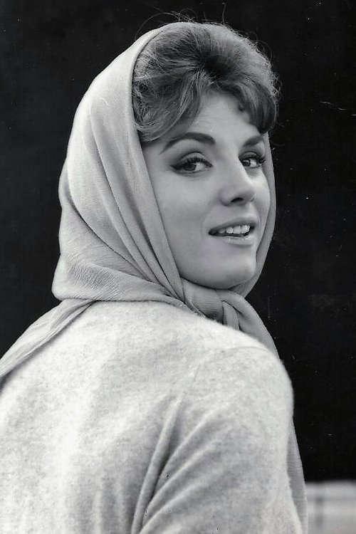 Ángela Bravo as Charo