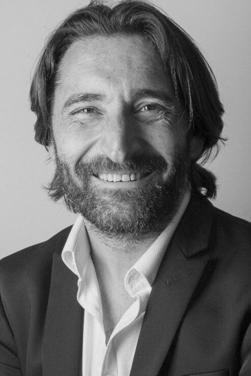 Javier Uriarte as Man