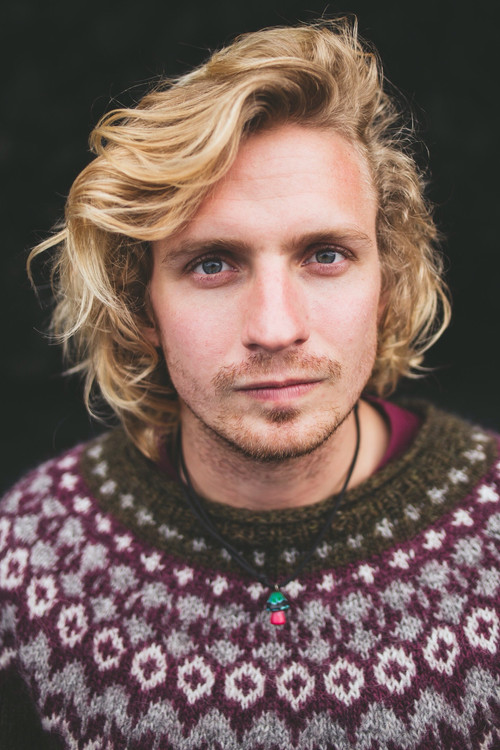 Elías Helgi Kofoed-Hansen as Teddi