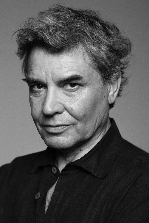 Alejandro Goic as Foreman