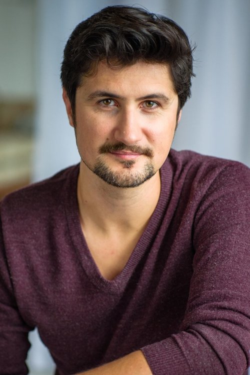 Rodrigo Beilfuss as Simon