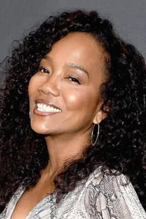 Sonja Sohn as Shelly