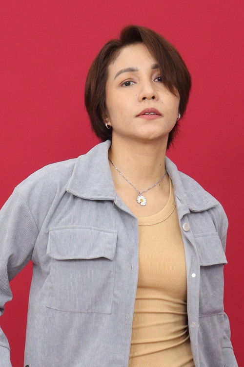 Kayley Carrigan as Cora