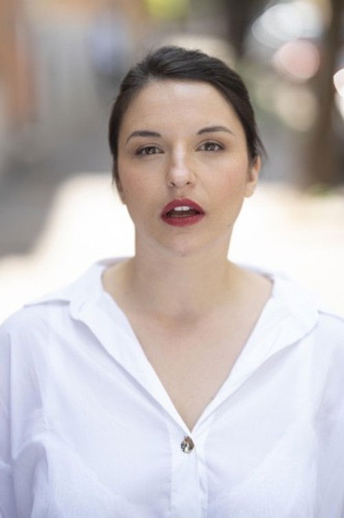 Ilaria Marcuccilli as Cinzia