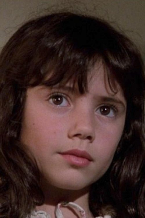 Natasha Ryan as Robin Loren