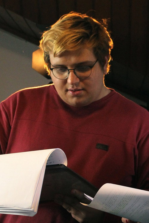 Giordanno Bottezini as Padre