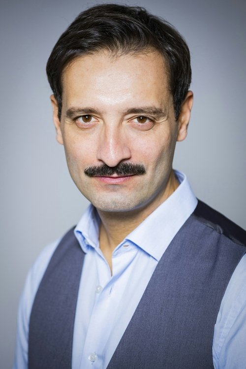 Salvatore Costa as Cameriere Hotel