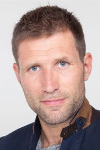 Matthieu Loos as Philippe