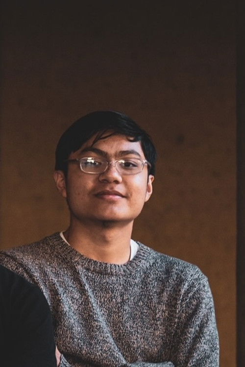 Dorison Ouch as Lloyd