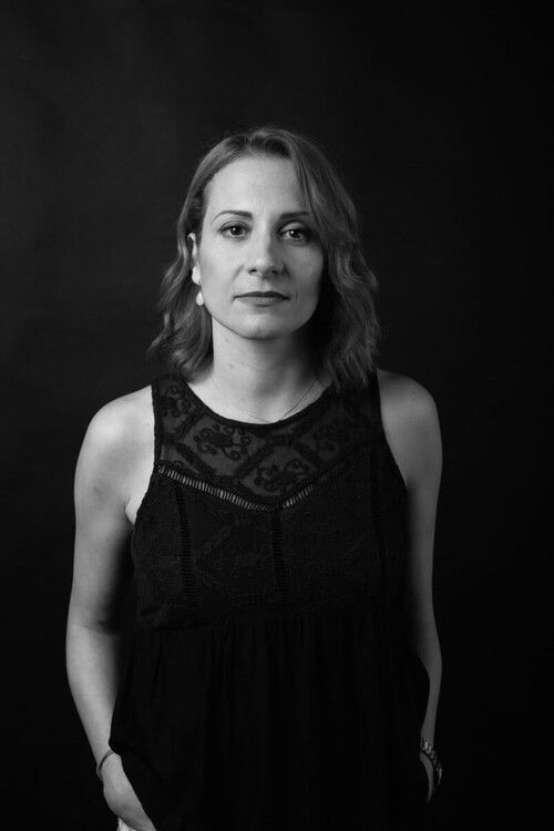 Eleni Thymiopoulou as Christina