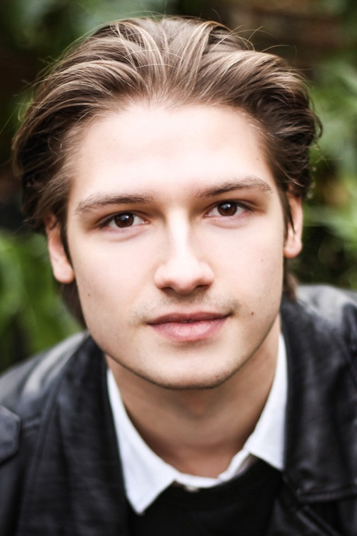 Dávid Miller as Peti