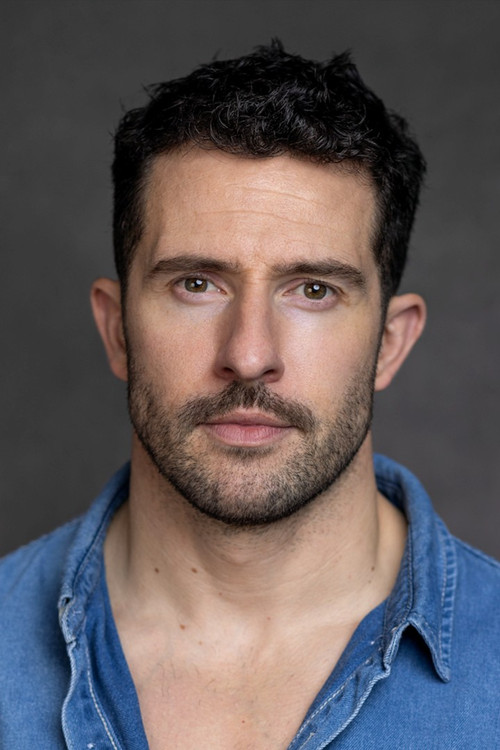 Michael Parr as Arnie