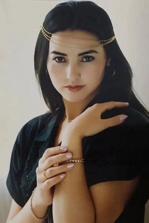 Pasha Umer as 加沙洛娃