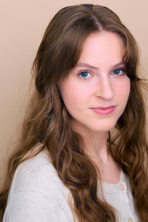 Allison Carmody as Riley