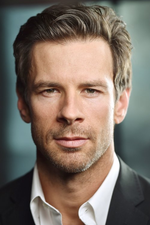 Matthew Pohlkamp as Bob