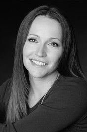 Amelia Shankley as Linet