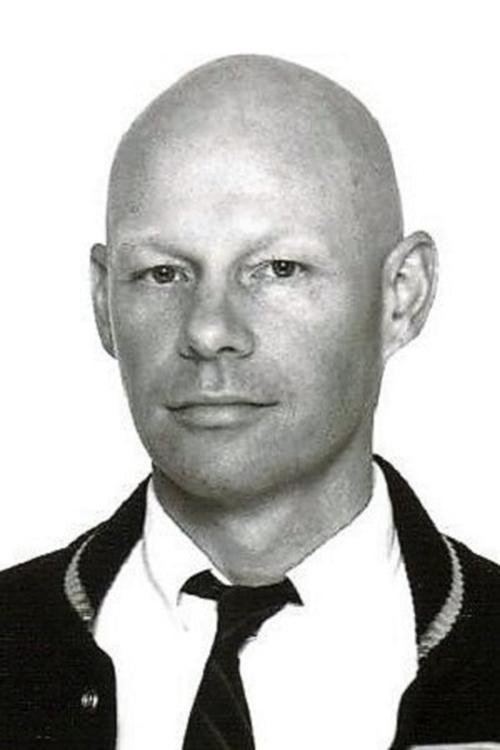 Mark Bringelson as Lone Man