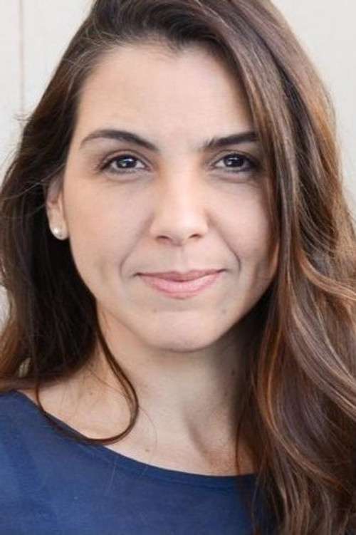 Symone Strobel as Enfermeira Alice