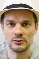 Pavel Ruminov as человек в кафе