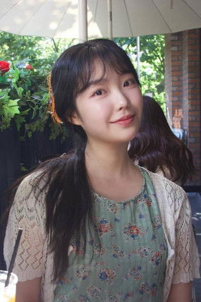 Jin Ga-eun as Cheon Su Yeon