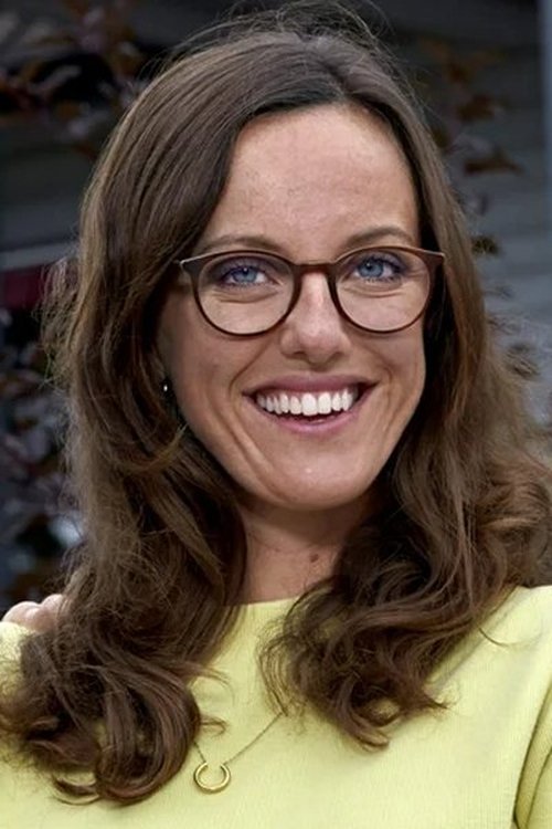 Johanna Runevad as Maria