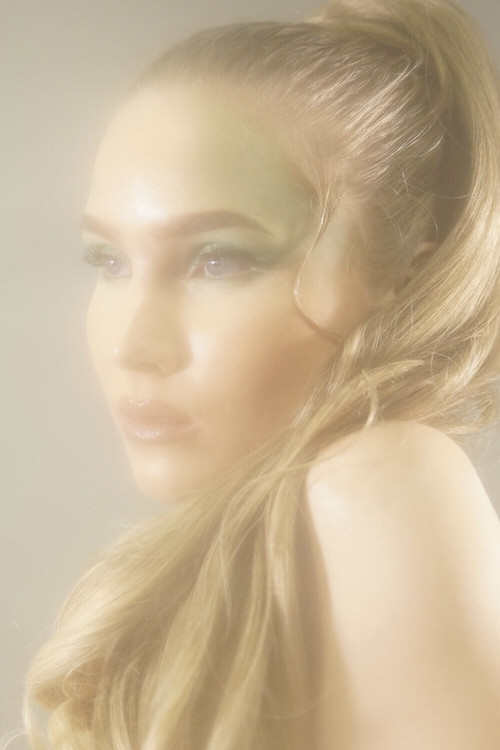 Thea Gustafsson as Self (as Becky and the Birds)