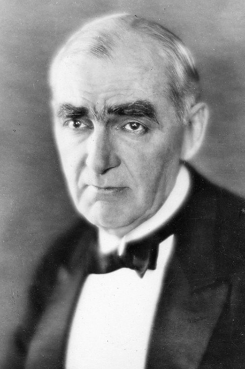 Claude Gillingwater as Simeon Stafford