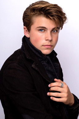 William Lipton as Charlie Cooper