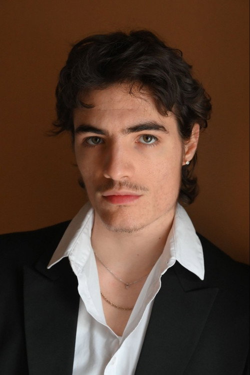 Elliott Mitrani as Frédéric Chartré