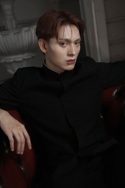 Reyster Yton as Self