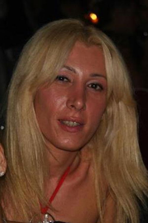 Roberta Cavalcante as 