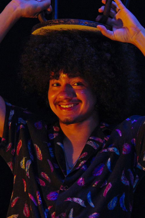 Lucas Arruda as Assistente 1