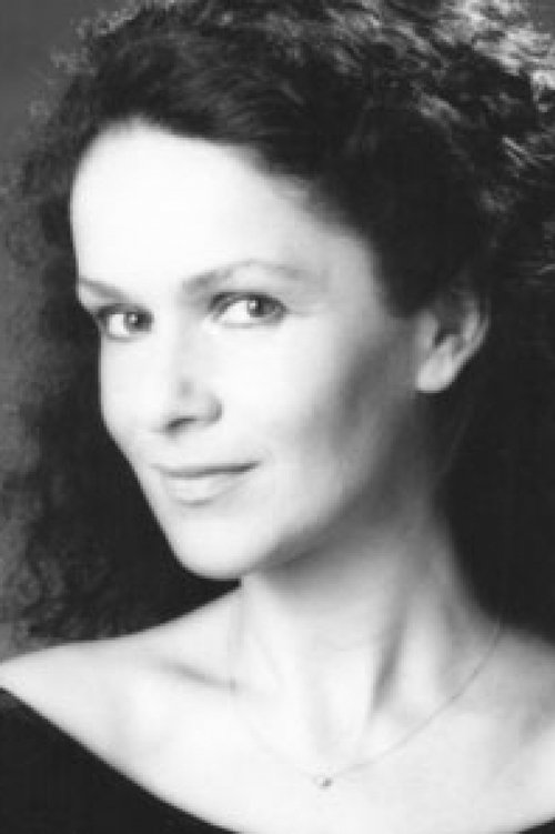 Han Masson as Louise Letarte