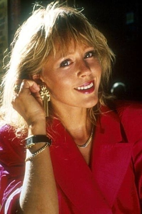 Simone Brahmann as Silvia