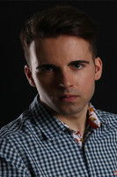 Zelmo Fiesna as Axel