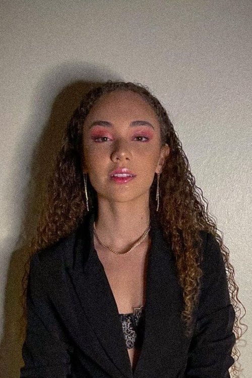 Anna Lisboa as Roberta