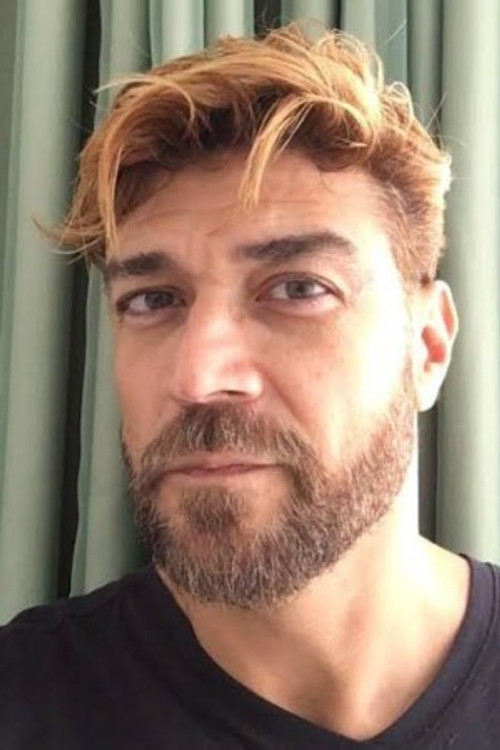 Clécio Souto as Diretor da Escola / Pai da Marilu (Voice)