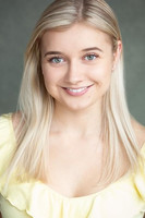 Camille Blott as Barbara