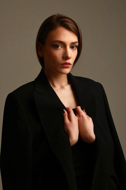 Şevval Kaya as Melike