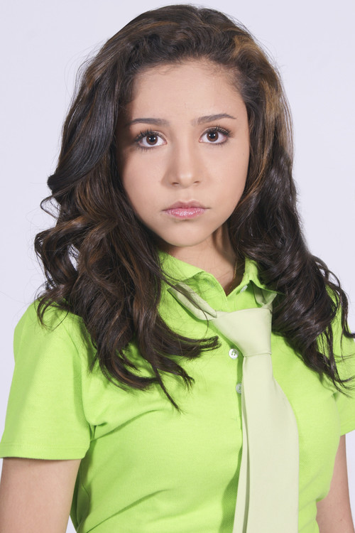 Karla Arteaga as Ana