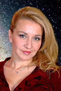 Melina Kyriakopoulou as Frinta Papaparaskefa