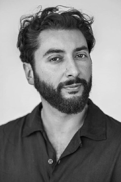 Manuel Chacón as Emre Teken