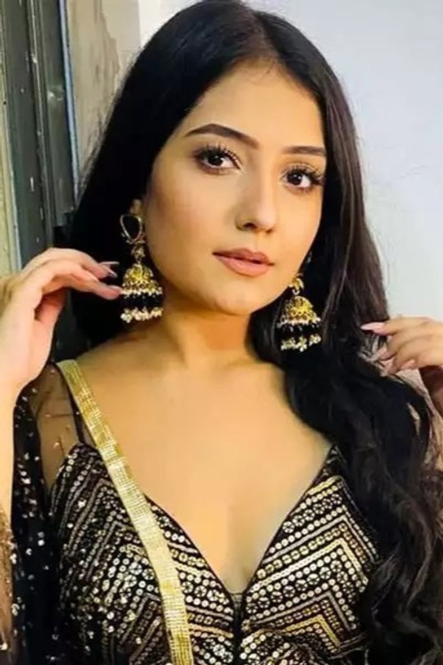 Akshita Mudgal as Gayatri Gokhale