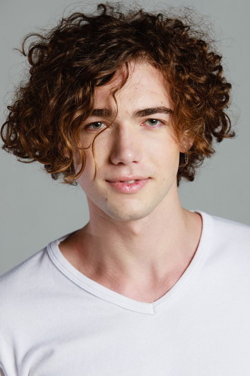 Mateo Belmonte as Rey