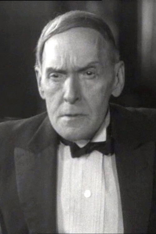 Mikhail Doronin as Isaak Gorizont