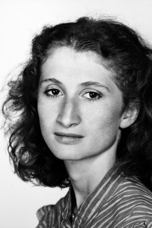 Katalin Lőrinc as Irma