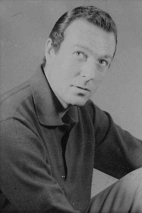 Jaime Avellán as Don Carlos